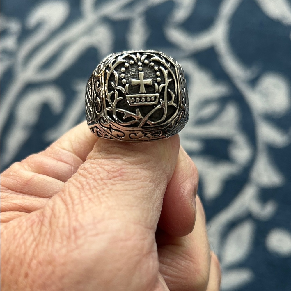 Men's Ornate Silver Ring with Cross Design